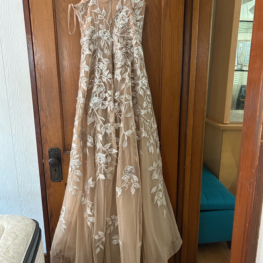 Elegant Floral Lace Maxi Dress